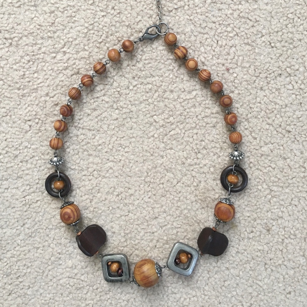 BOHO STYLE WOOD & PEWTER NECKLACE